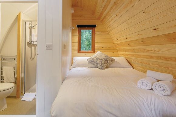 Comfort Plus Pod Hot Tub 2 - Brokerswood Holiday Park, Westbury, nr Longleat