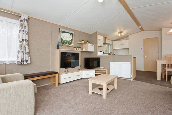 Comfort Plus Caravan 4 - Brokerswood Holiday Park, Westbury, nr Longleat