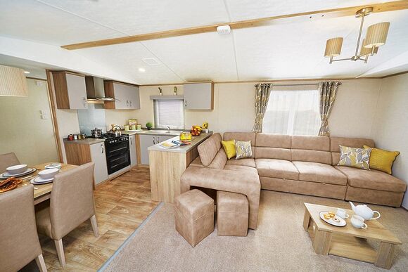 Comfort Plus Caravan 4 - Brokerswood Holiday Park, Westbury, nr Longleat