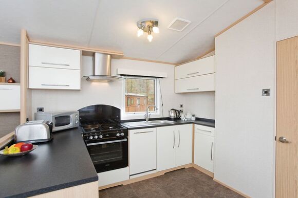 Comfort Plus Caravan 4 - Brokerswood Holiday Park, Westbury, nr Longleat