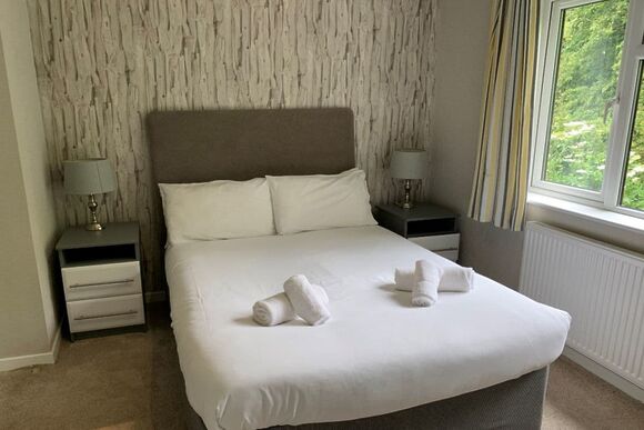 Comfort Lodge Hot Tub 6 - Brokerswood Holiday Park, Westbury, nr Longleat