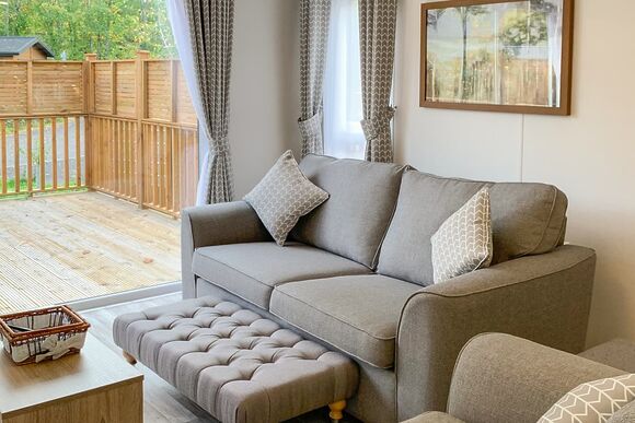 Superior Holiday Home 6 - Brokerswood Holiday Park, Westbury, nr Longleat