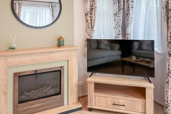 Comfort Plus Caravan 6 (No Pet) - Brokerswood Holiday Park, Westbury, nr Longleat