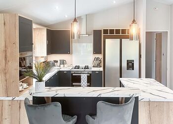 Fallow Pet Friendly Lodge - Bredon View, Pershore