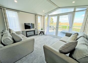 Fawn Lodge - Bredon View, Pershore