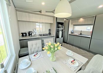 Fawn Lodge - Bredon View, Pershore