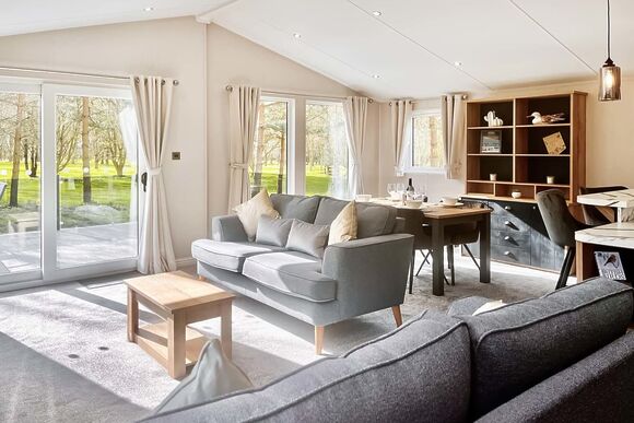 Fallow Lodge - Bredon View, Pershore