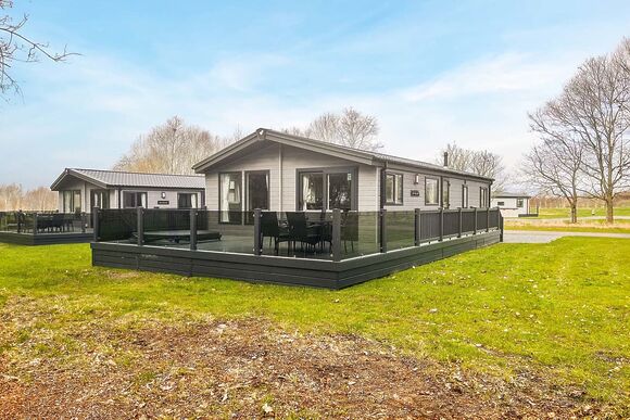 Fallow Pet Friendly Lodge - Bredon View, Pershore