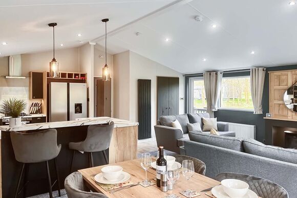 Fallow Pet Friendly Lodge - Bredon View, Pershore