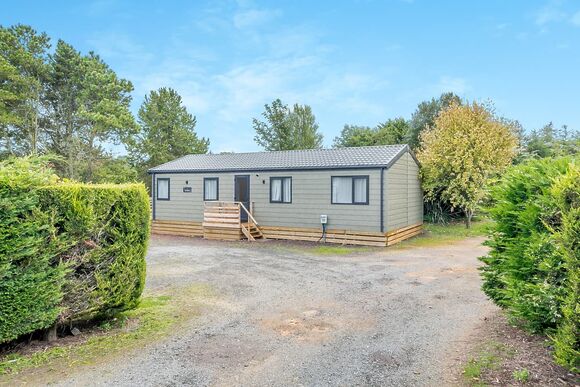 Hot Tub Lodge 3 Pet Friendly - Brighouse Bay Holiday Park, Kirkcudbright