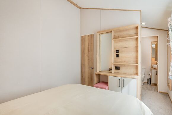 Hot Tub Lodge 3 Pet Friendly - Brighouse Bay Holiday Park, Kirkcudbright