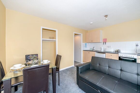 Silver 1 Chalet Slps 4 Pet - Brixham Holiday Park, Brixham, Torbay