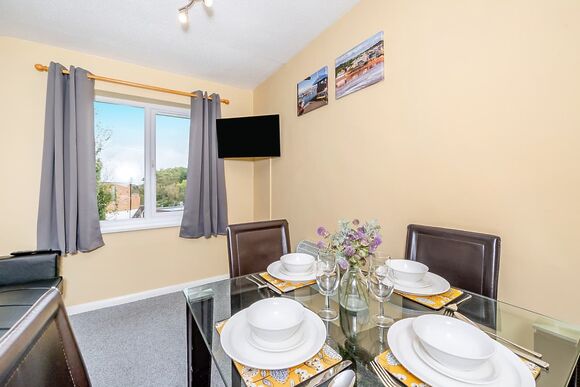 Silver 1 Chalet Slps 4 Pet - Brixham Holiday Park, Brixham, Torbay