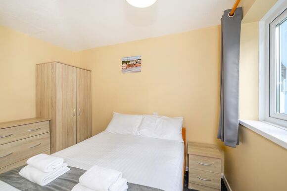 Silver 1 Bedroom Chalet - Brixham Holiday Park, Brixham, Torbay