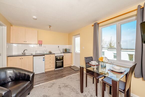 Silver 1 Chalet Slps 2 Pet - Brixham Holiday Park, Brixham, Torbay