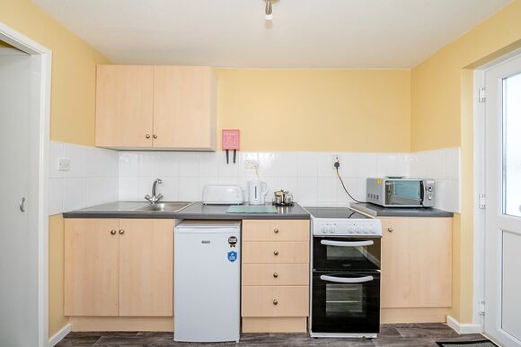 Silver 1 Chalet Slps 2 Pet - Brixham Holiday Park, Brixham, Torbay