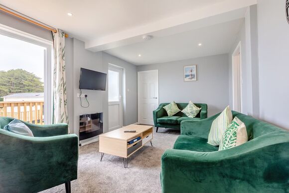 Platinum 3 Bedroom Chalet Pet - Brixham Holiday Park, Brixham, Torbay