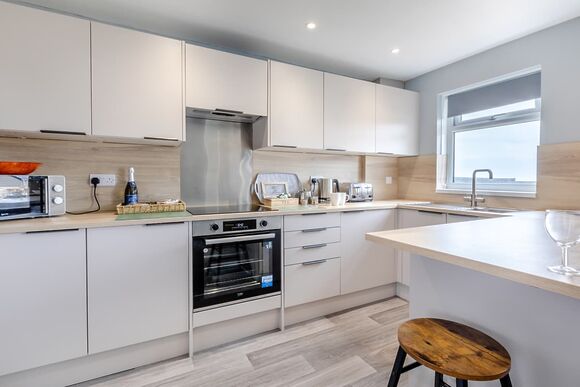 Platinum 3 Bedroom Chalet Pet - Brixham Holiday Park, Brixham, Torbay