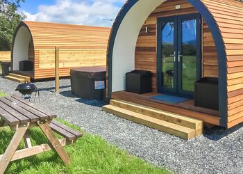 Woodpecker Pods - Bron Eifion Lodges, Criccieth, Gwynedd