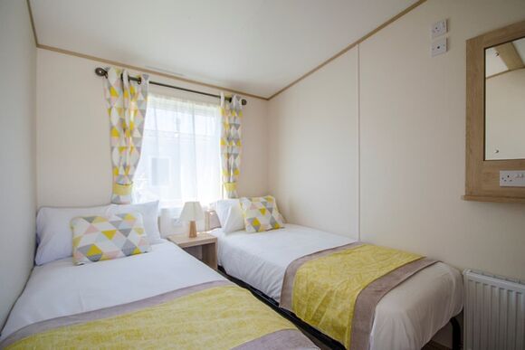 Platinum 2 Caravan - Broadland Sands, Corton, Lowestoft