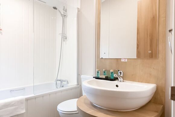 Platinum Lodge 2 Sleeps 4 Pet Friendly - Broadland Sands, Corton, Lowestoft