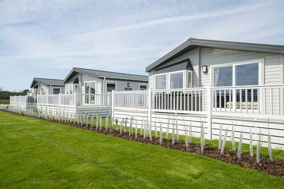 Platinum 3 Pet Friendly Lodge - Broadland Sands, Corton, Lowestoft