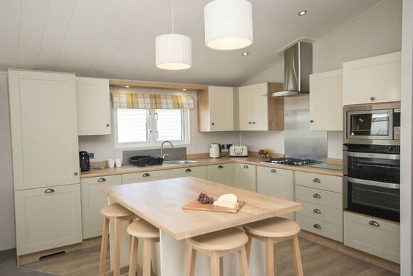 Platinum 3 Pet Friendly Lodge - Broadland Sands, Corton, Lowestoft
