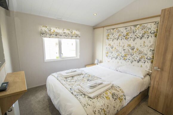 Platinum 3 Pet Friendly Lodge - Broadland Sands, Corton, Lowestoft