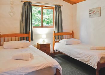 Holly Tree Lodge - Brookside Leisure Park, Bron-y-Garth, Oswestry