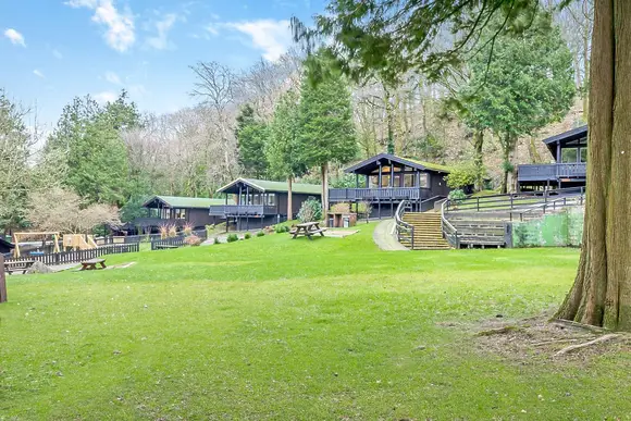 Brockwood Hall Lodges