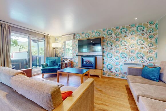 Brockwood Hall Lodges