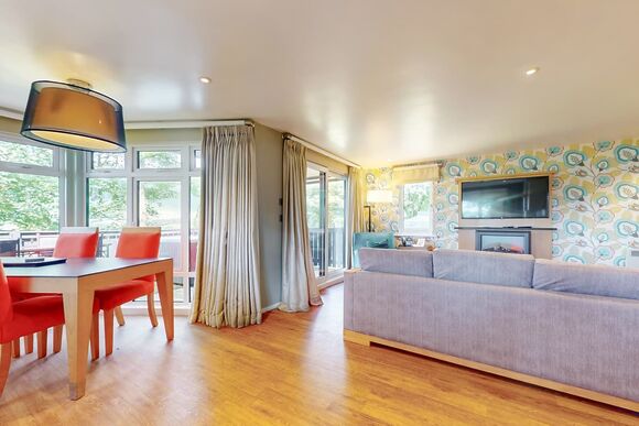 Brockwood Hall Lodges