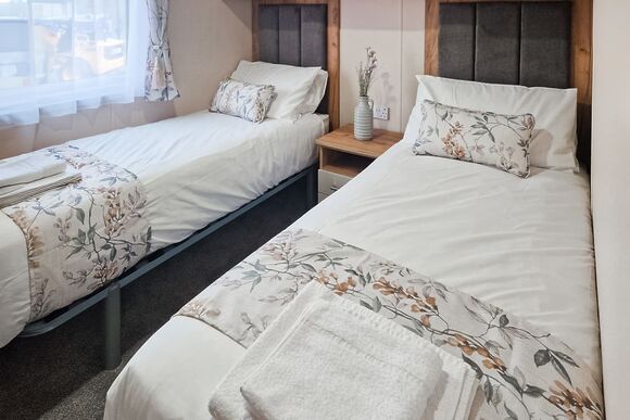 Silver 3 Bed - Brightlingsea Holiday Park, Brightlingsea