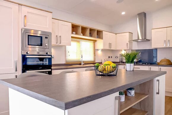 6 Berth Luxury Lodge (Pet) - Bude Holiday Resort, Bude