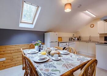 Honeysuckle - Bulworthy Forest Lodges, Webbery, Bideford