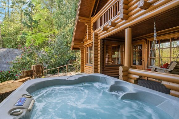 Woodpecker - Bulworthy Forest Lodges, Webbery, Bideford