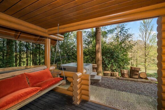 Woodpecker - Bulworthy Forest Lodges, Webbery, Bideford