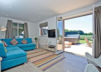 Summerleaze Garden Cottage 2 Spa - Bude Coastal Resort, Stratton, Nr Bude