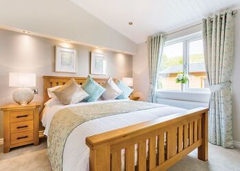 Ashton Elegance Premier - Cheddar Woods Resort & Spa, Cheddar