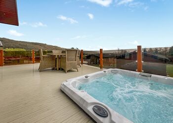 Cheddar Lodge Premier - Cheddar Woods Resort & Spa, Cheddar