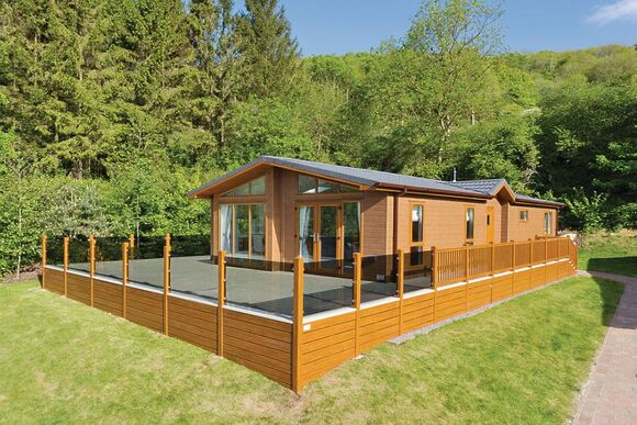 Cheddar Woods Resort and Spa