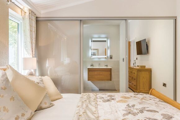 Cheddar Woods Resort and Spa