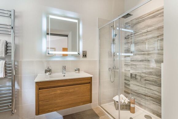 Cheddar Woods Resort and Spa