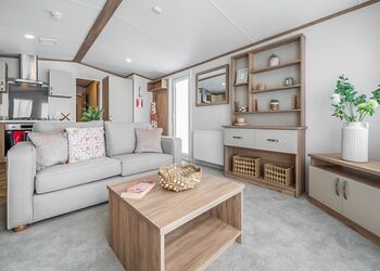 Robyn Lodge - Bosworth Lakeside Lodges, Market Bosworth, near Nuneaton