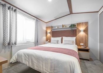 Robyn Lodge - Bosworth Lakeside Lodges, Market Bosworth, near Nuneaton