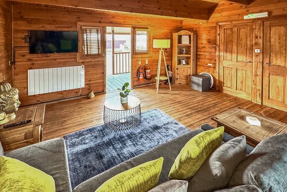 Drake Lodge - Bosworth Lakeside Lodges, Market Bosworth, near Nuneaton