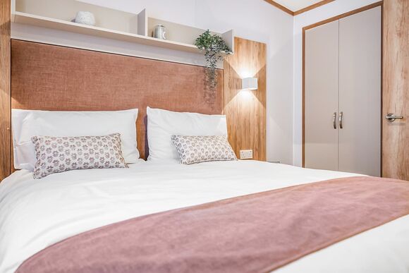 Robyn Lodge - Bosworth Lakeside Lodges, Market Bosworth, near Nuneaton