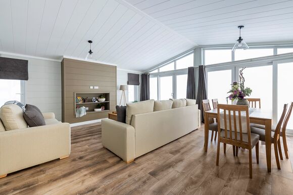 Wagtail Lodge - Bosworth Lakeside Lodges, Market Bosworth, near Nuneaton