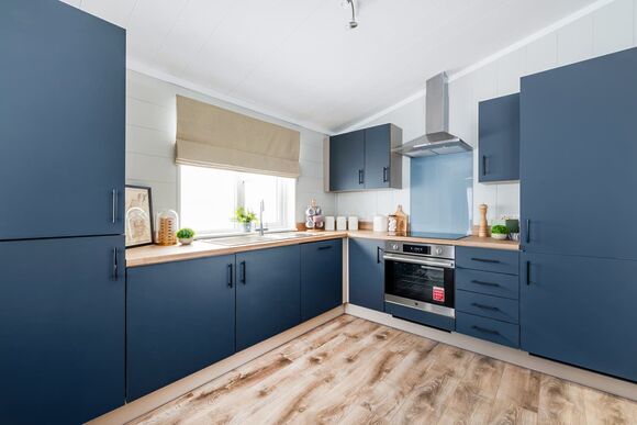 Wagtail Lodge - Bosworth Lakeside Lodges, Market Bosworth, near Nuneaton