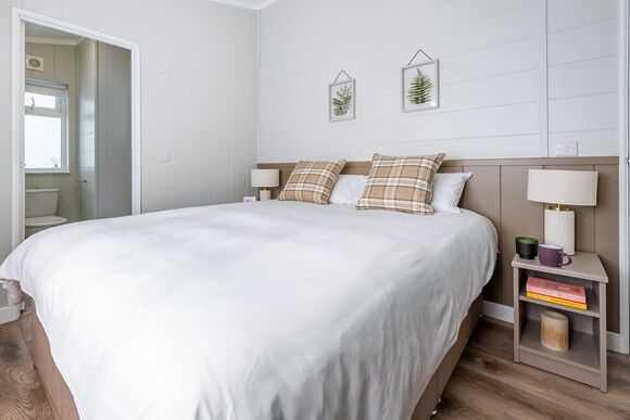 Wagtail Lodge - Bosworth Lakeside Lodges, Market Bosworth, near Nuneaton